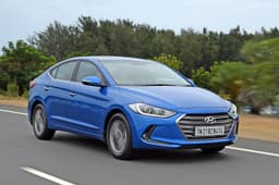 2016 Hyundai Elantra photo gallery
